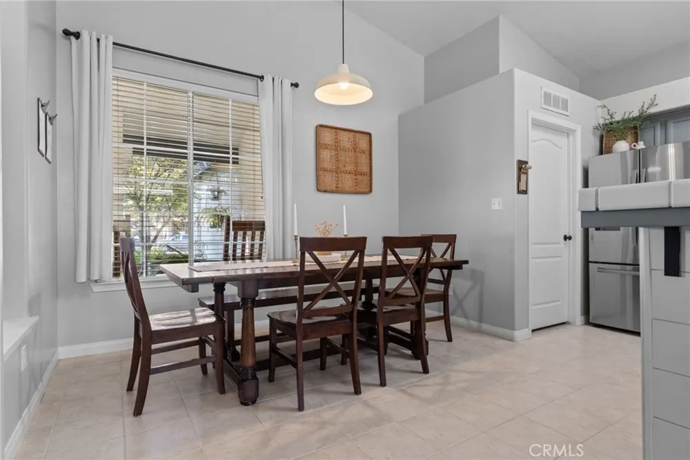 9906 Boone Valley Drive Bakersfield, CA 93312