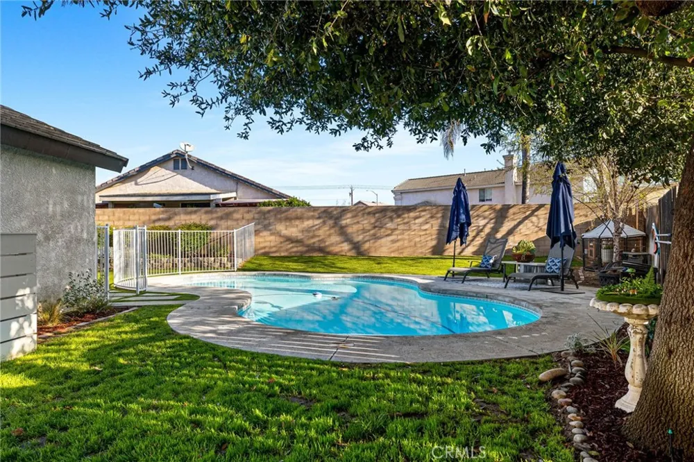 9906 Boone Valley Drive Bakersfield, CA 93312