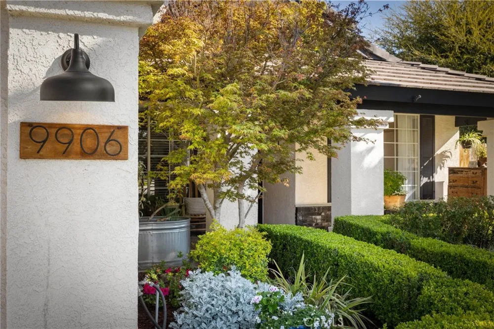 9906 Boone Valley Drive Bakersfield, CA 93312