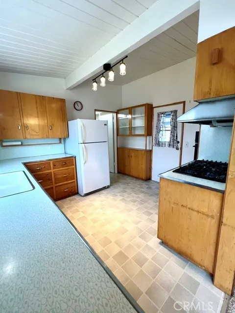425 Wellington Cambria, CA 93428