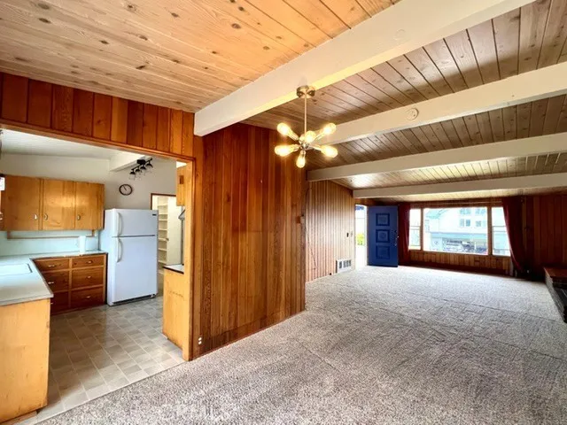 425 Wellington Cambria, CA 93428