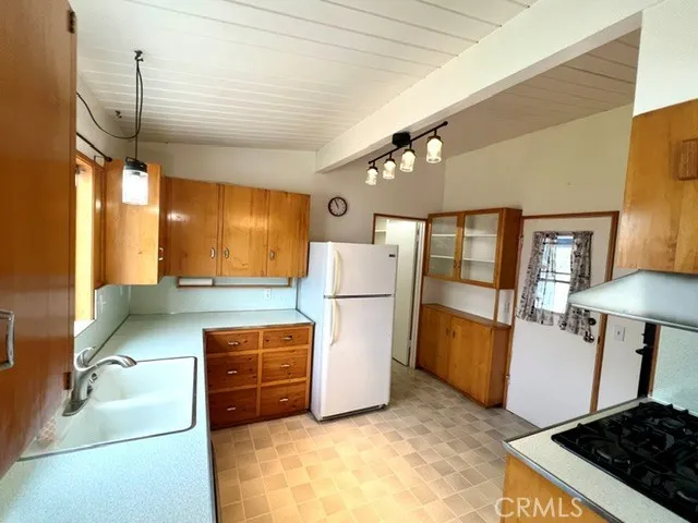 425 Wellington Cambria, CA 93428