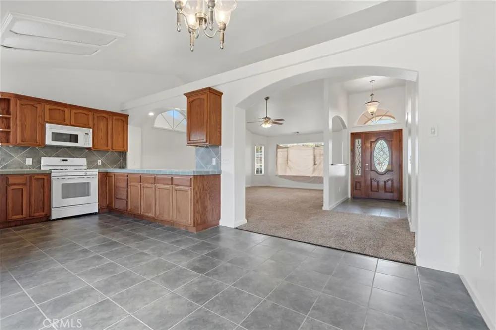 1487 Boyd Court Tulare, CA 93274