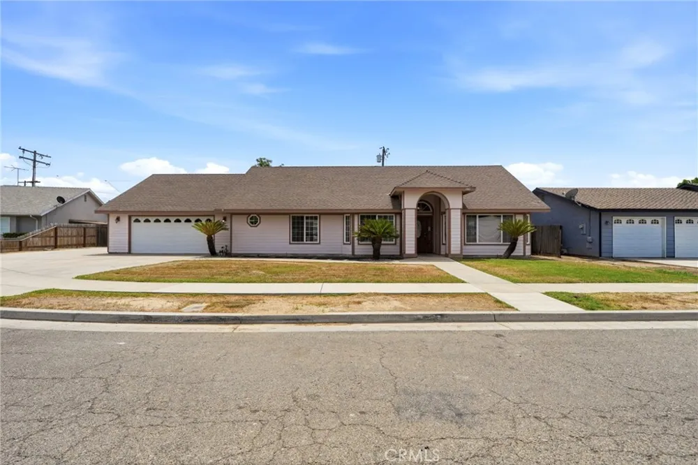 1487 Boyd Court Tulare, CA 93274