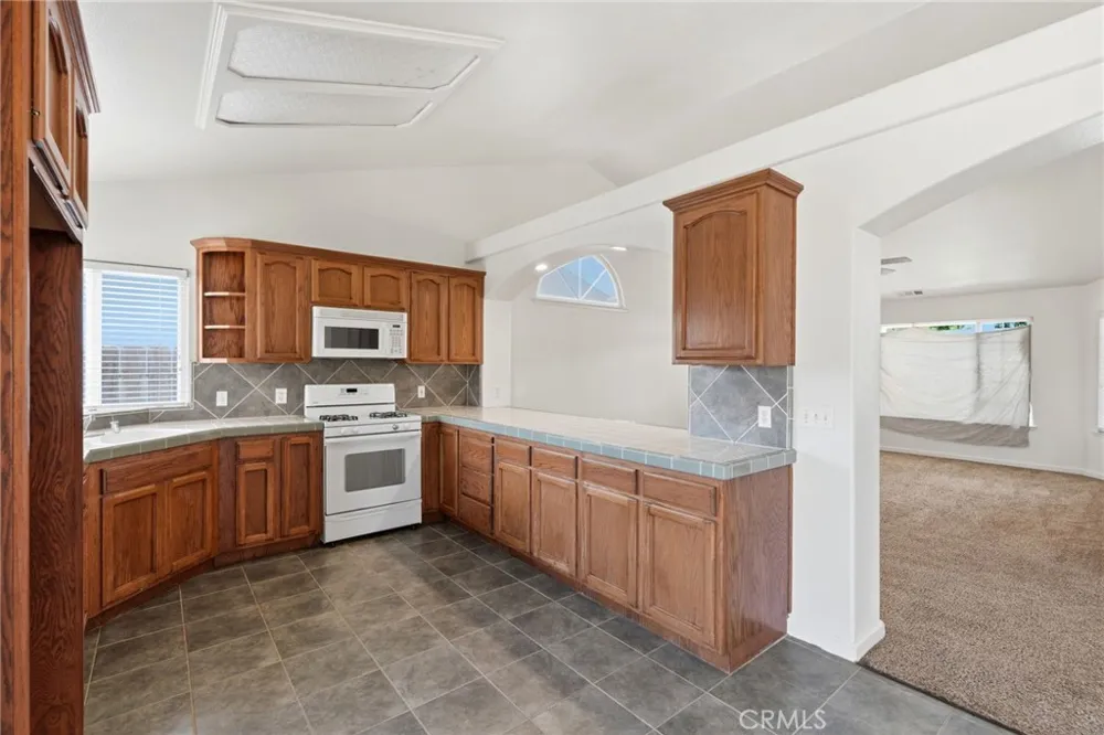 1487 Boyd Court Tulare, CA 93274