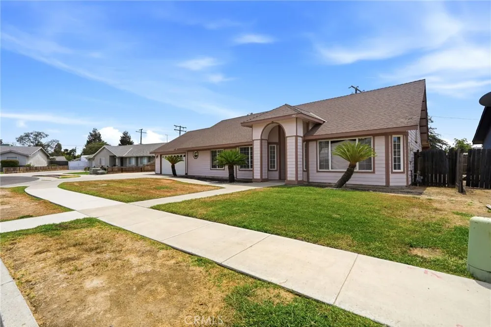 1487 Boyd Court Tulare, CA 93274