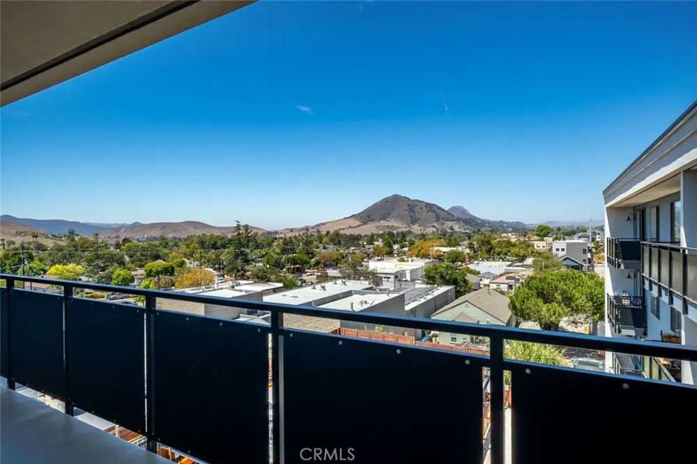 2475 Victoria Avenue #404 San Luis Obispo, CA 93401