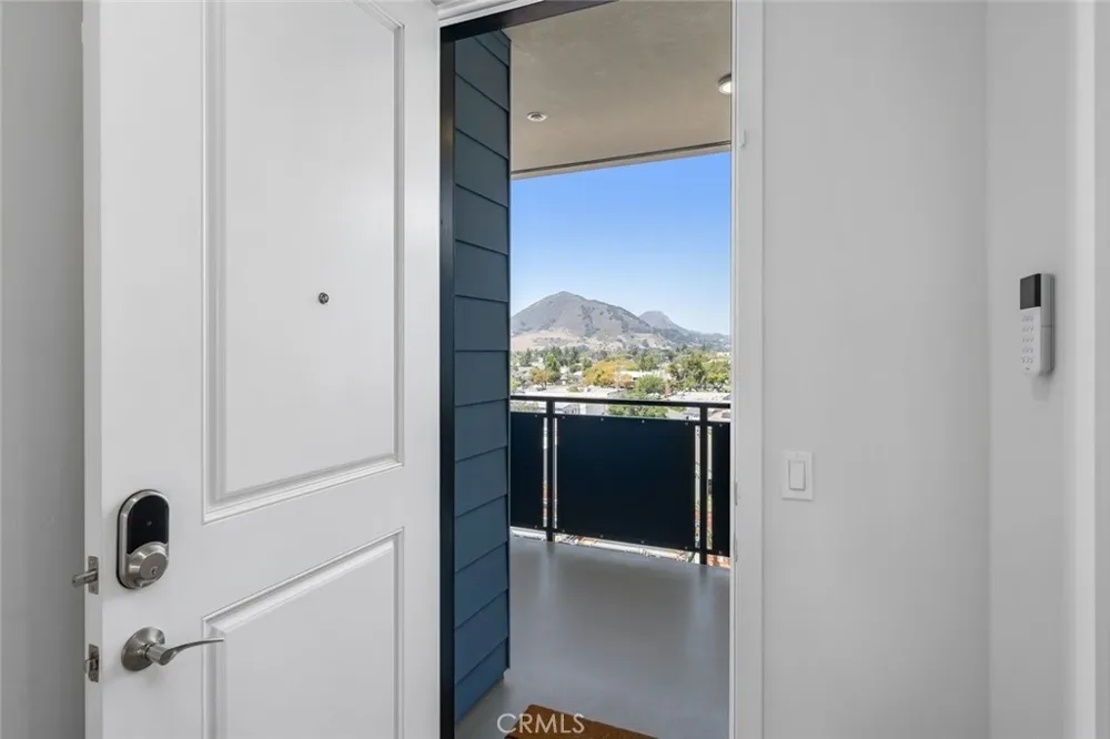 2475 Victoria Avenue #404 San Luis Obispo, CA 93401