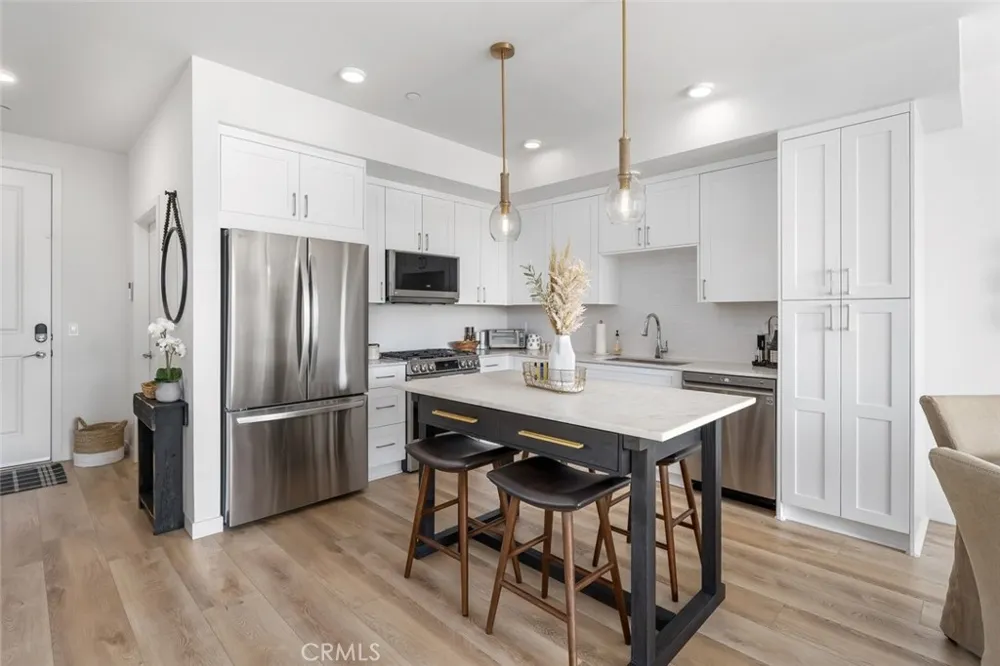 2475 Victoria Avenue #404 San Luis Obispo, CA 93401