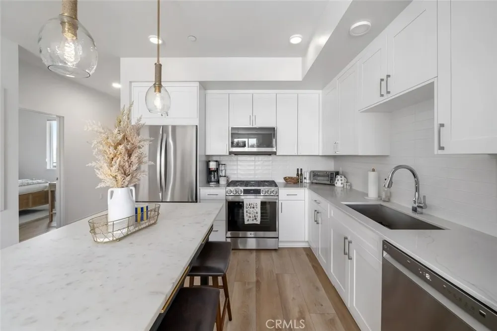 2475 Victoria Avenue #404 San Luis Obispo, CA 93401