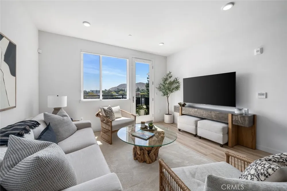 2475 Victoria Avenue #404 San Luis Obispo, CA 93401