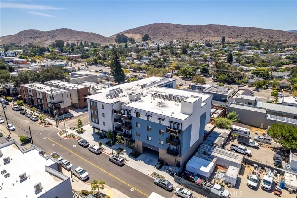 2475 Victoria Avenue #404 San Luis Obispo, CA 93401