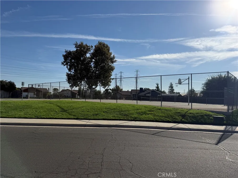 3200 Cattleman Bakersfield, CA 93312