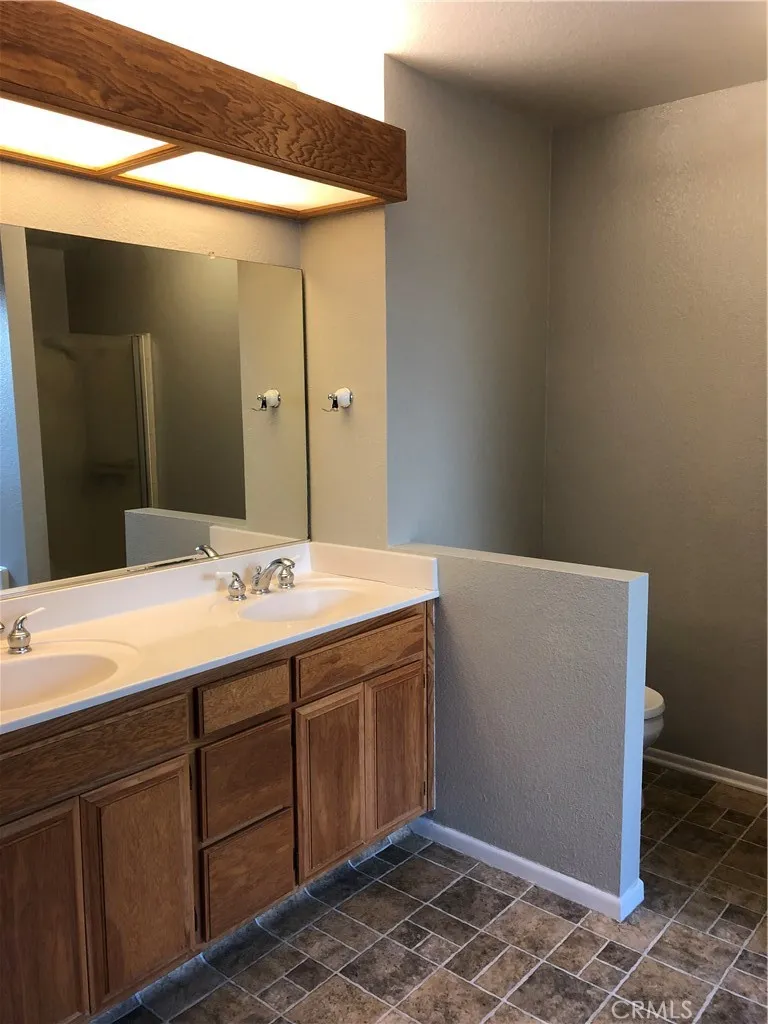 3200 Cattleman Bakersfield, CA 93312