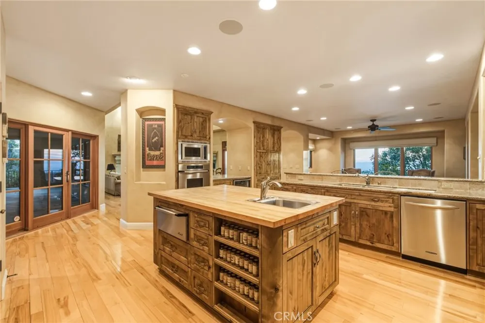 14941 Woodland Park Drive Forest Ranch, CA 95942
