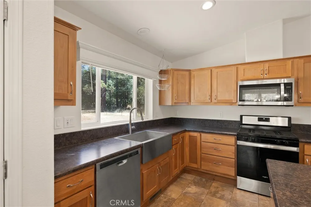 14565 Coutolenc Magalia, CA 95954