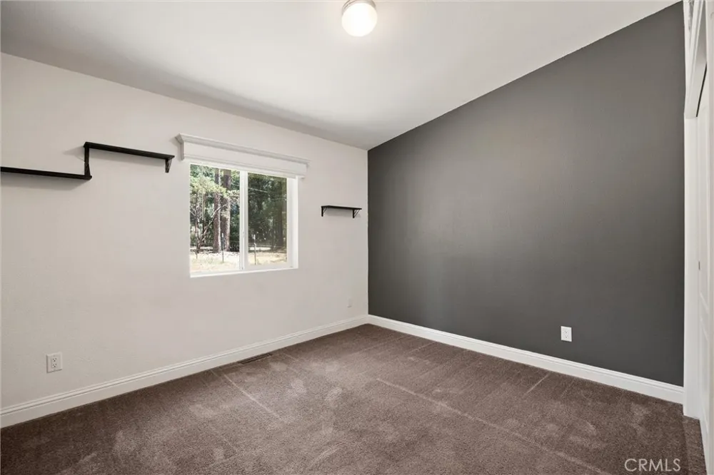 14565 Coutolenc Magalia, CA 95954