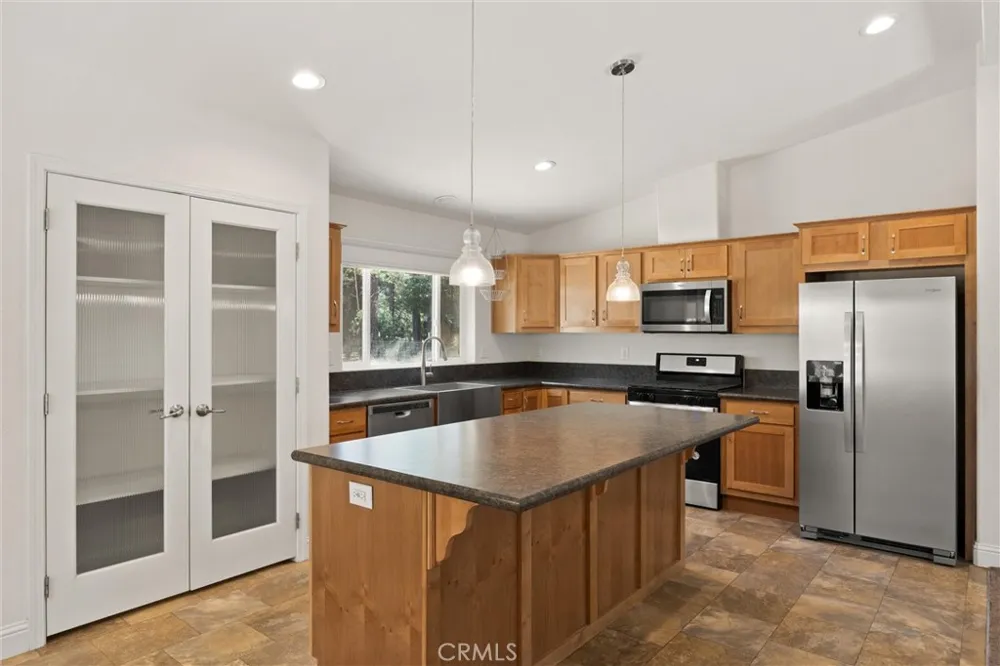 14565 Coutolenc Magalia, CA 95954