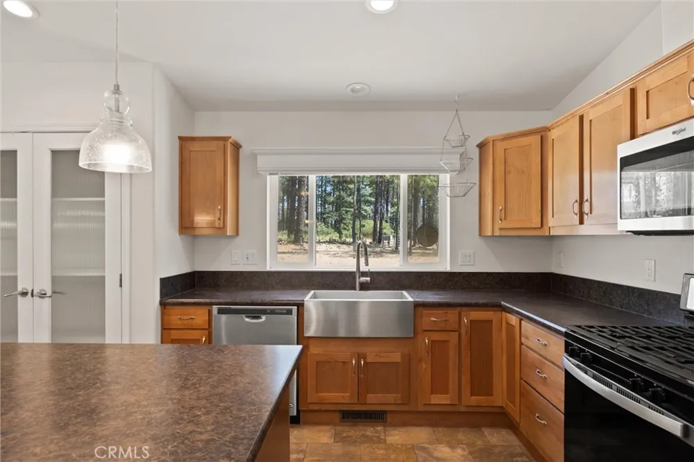 14565 Coutolenc Magalia, CA 95954