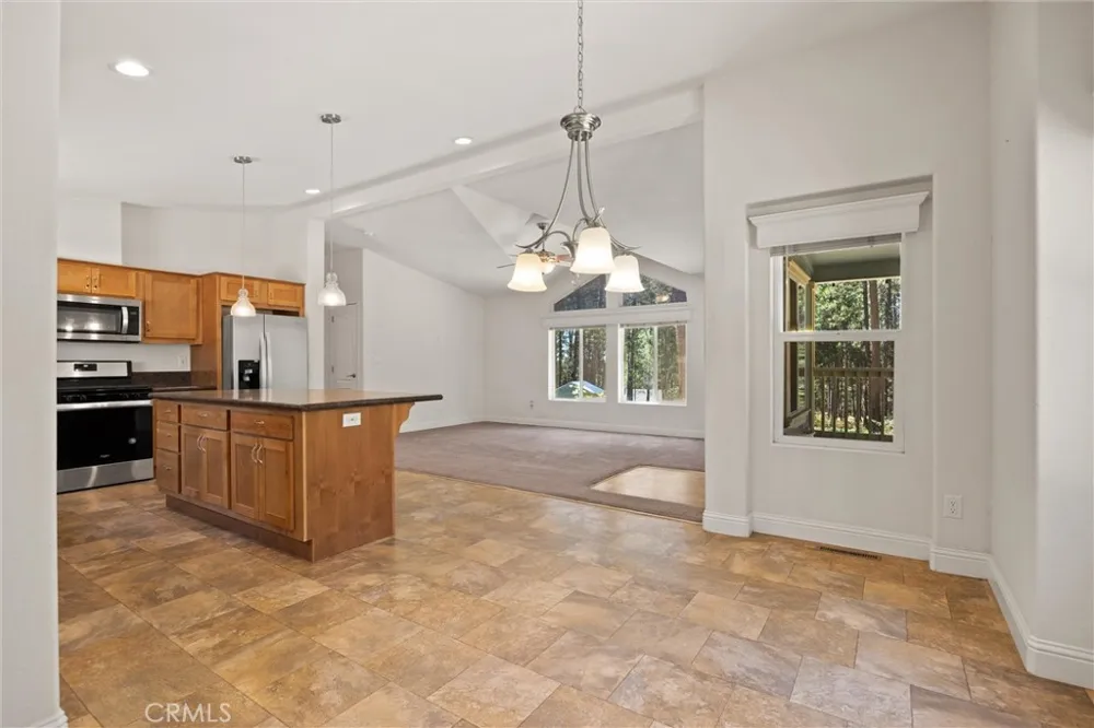 14565 Coutolenc Magalia, CA 95954