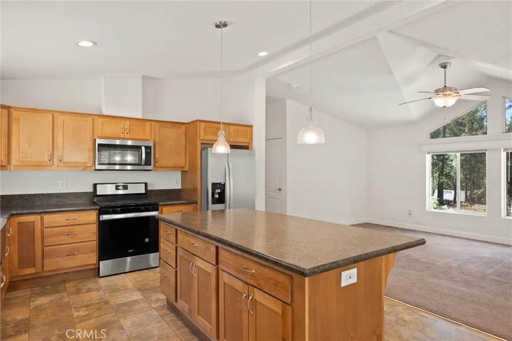 14565 Coutolenc Magalia, CA 95954