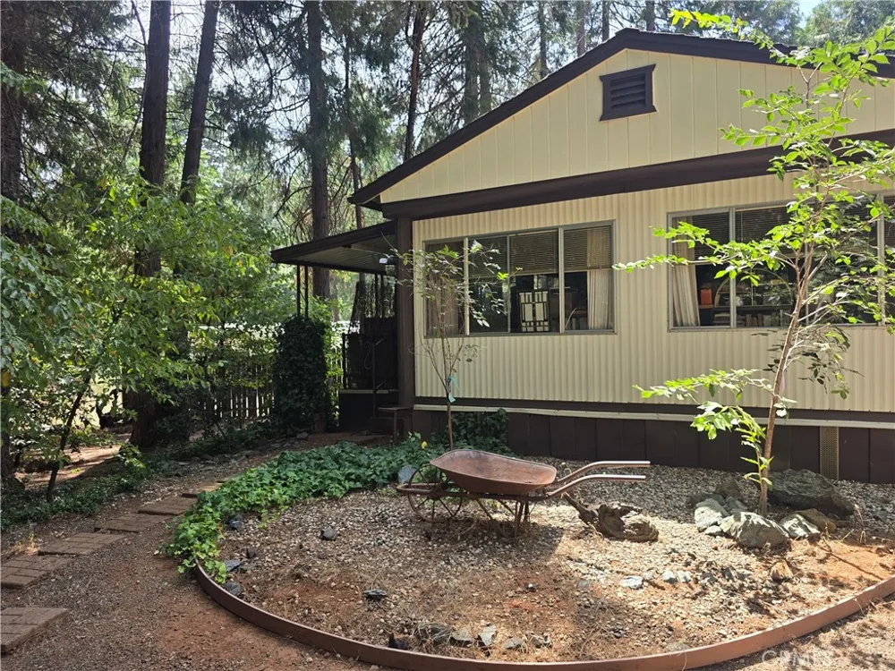 14837 Wood Magalia, CA 95954