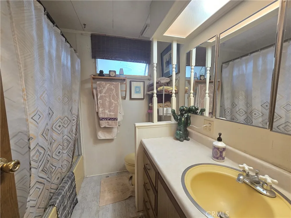14837 Wood Magalia, CA 95954