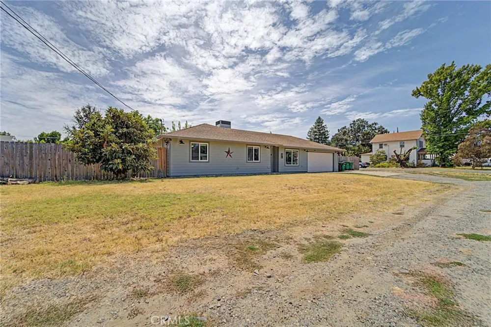 471 F Biggs, CA 95917