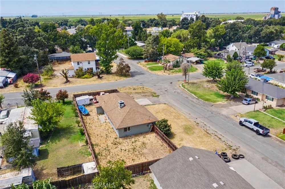 471 F Biggs, CA 95917