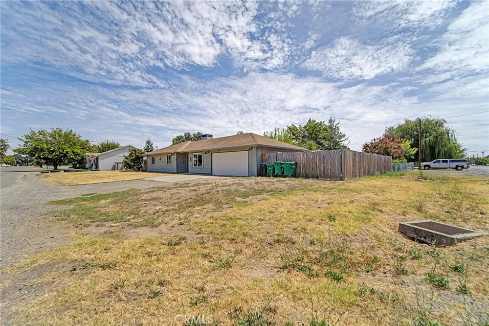 471 F Biggs, CA 95917