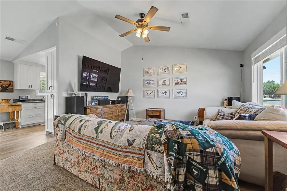 471 F Biggs, CA 95917