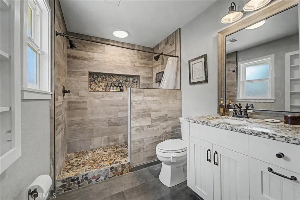 471 F Biggs, CA 95917