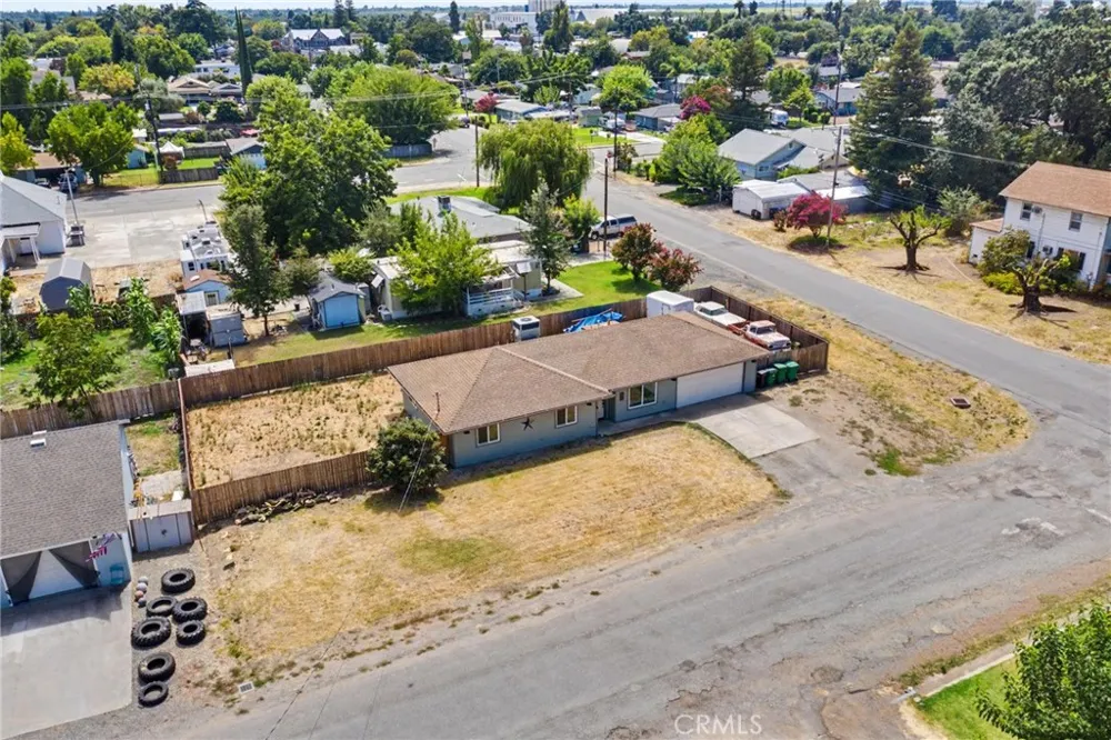 471 F Biggs, CA 95917