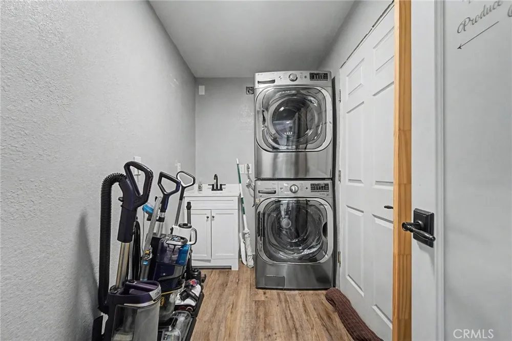 471 F Biggs, CA 95917
