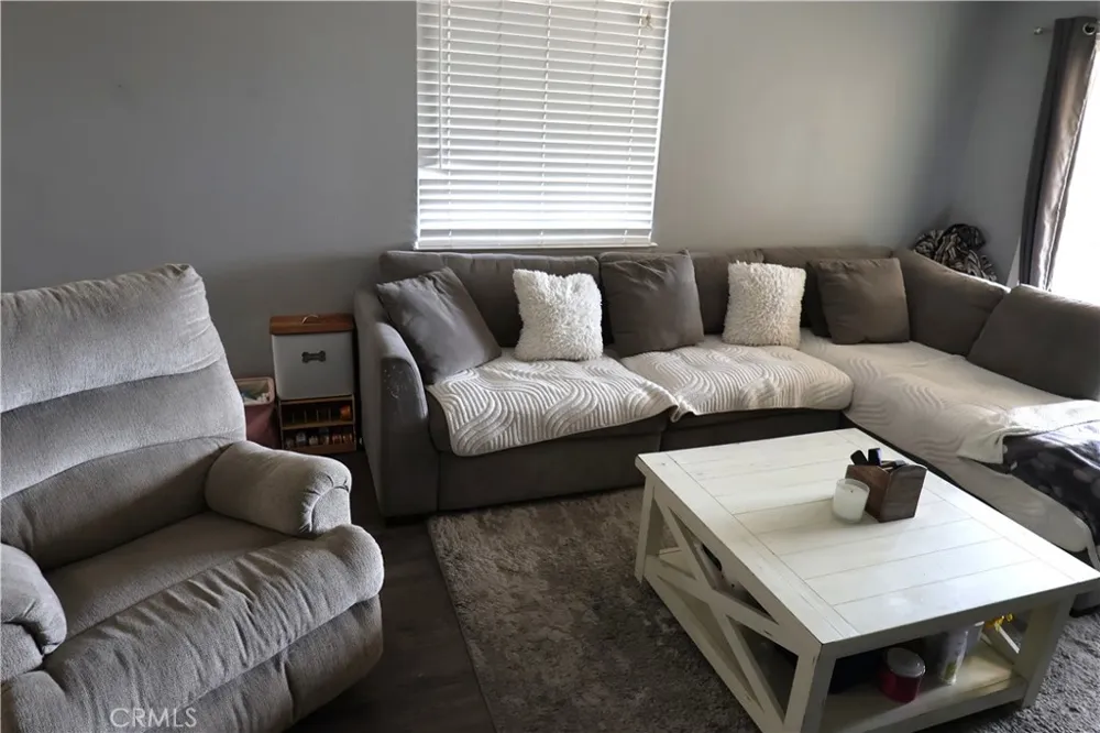 2059 Blossom Corning, CA 96021