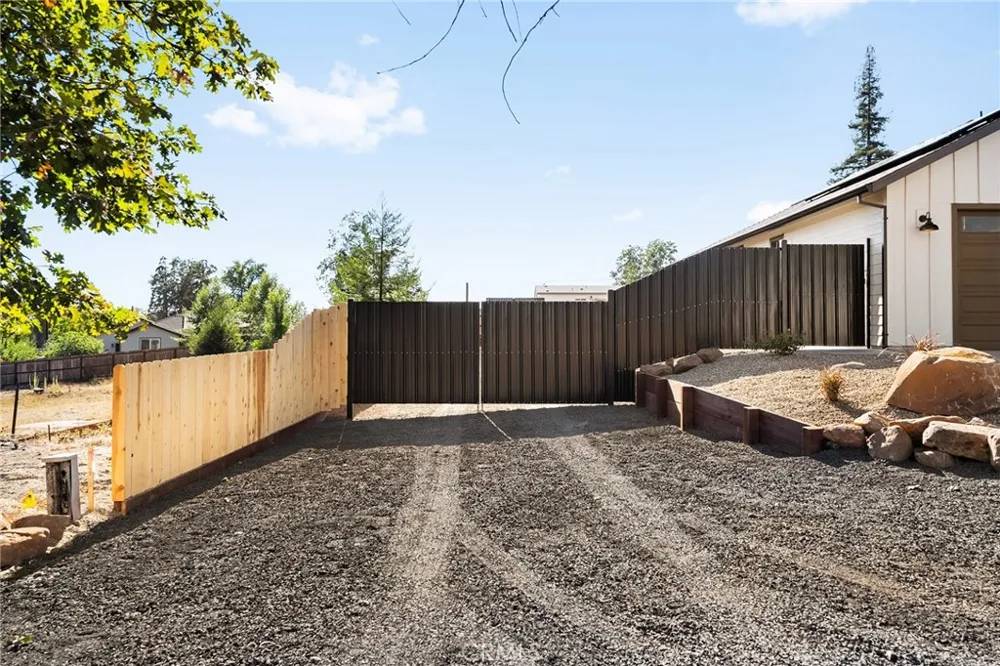 5865 Yorkshire Paradise, CA 95969