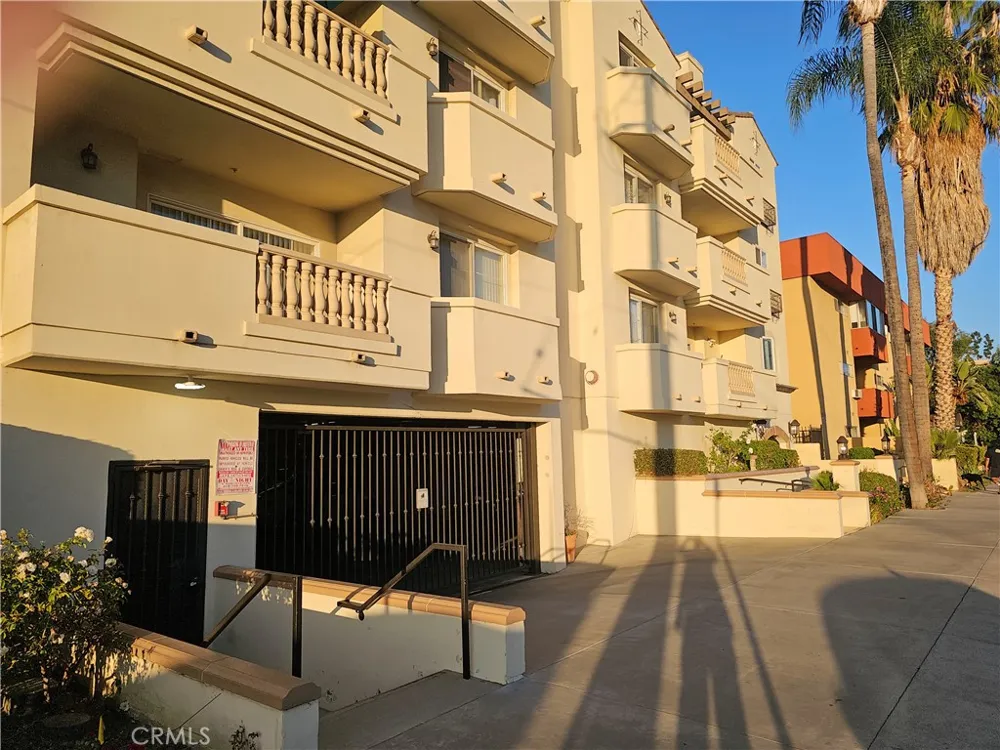 14343 Burbank Blvd. #305 Sherman Oaks, CA 91401