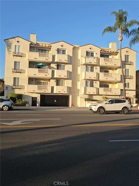 14343 Burbank Blvd. #305