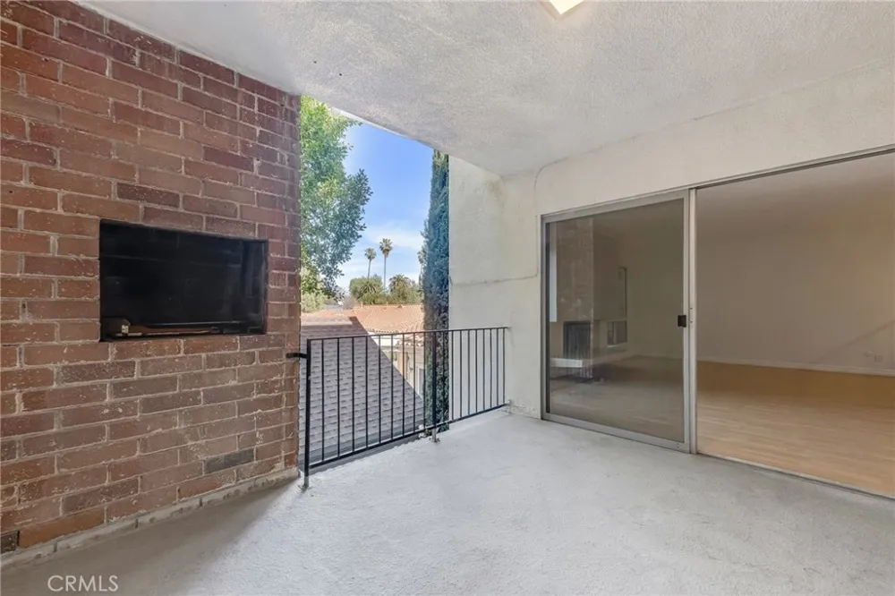 4807 Woodley Avenue #208 Encino, CA 91436
