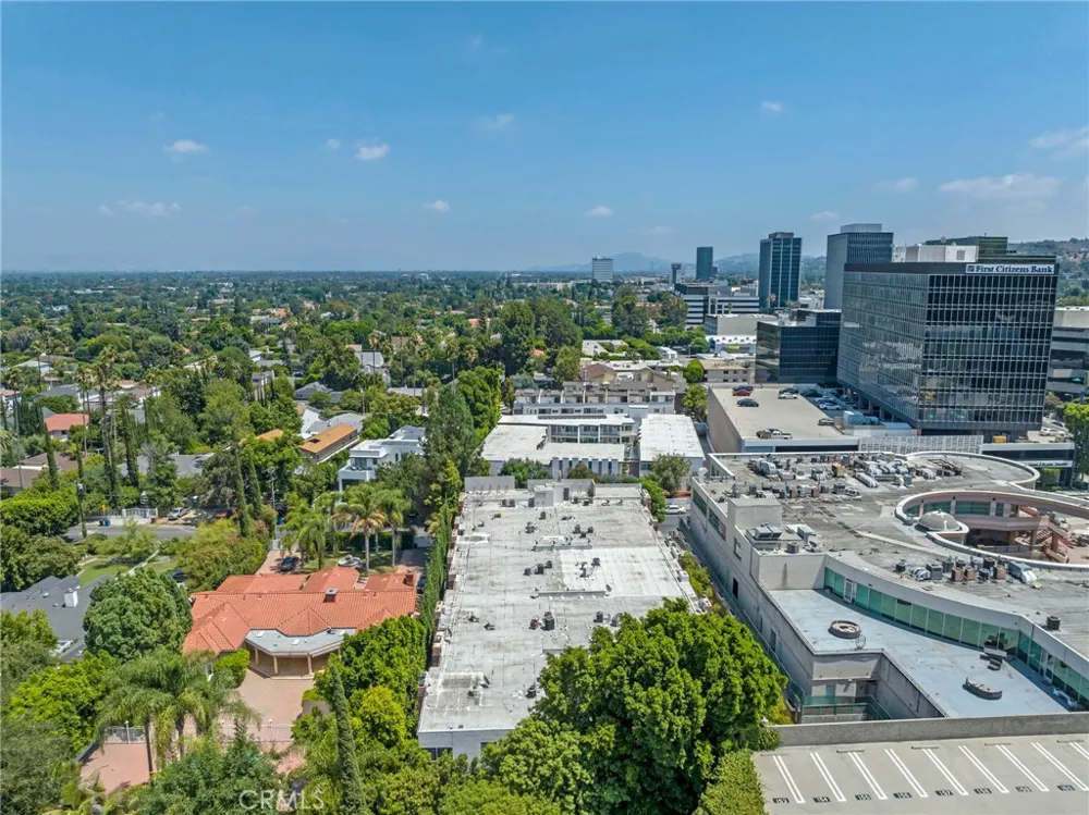4807 Woodley Avenue #208 Encino, CA 91436