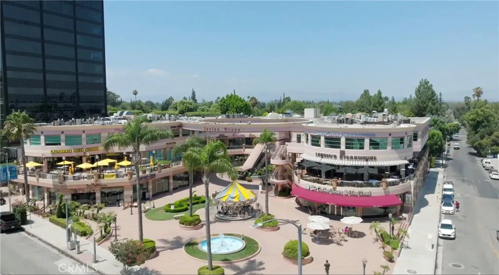 4807 Woodley Avenue #208 Encino, CA 91436