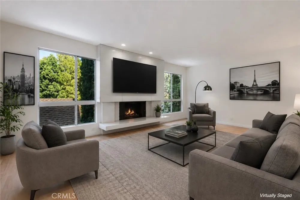 4807 Woodley Avenue #208 Encino, CA 91436