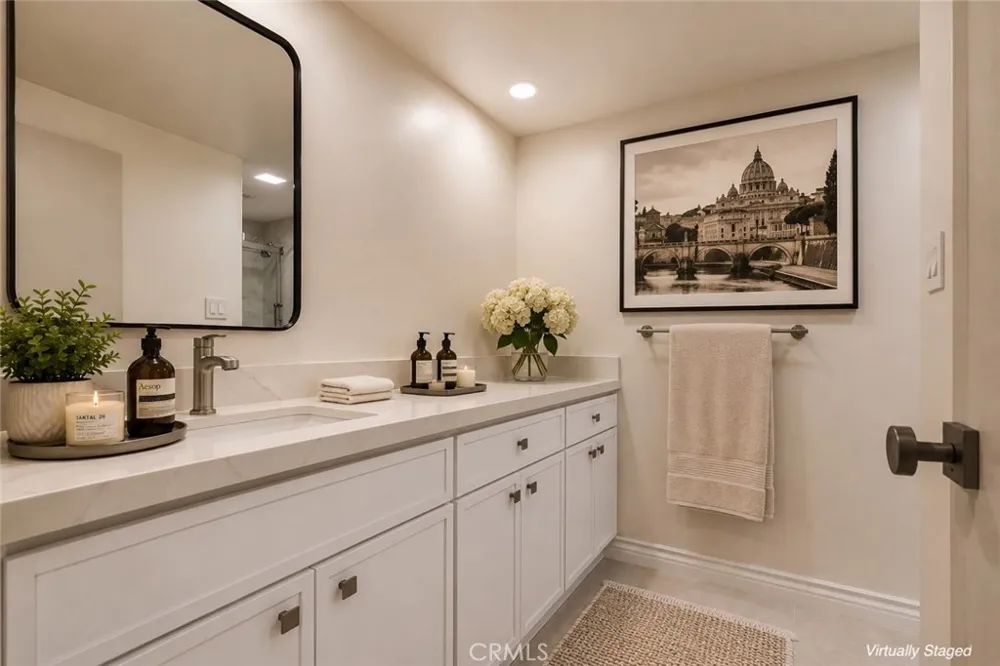 4807 Woodley Avenue #208 Encino, CA 91436