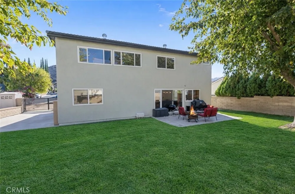 28975 Lotusgarden Dr Canyon Country, CA 91387