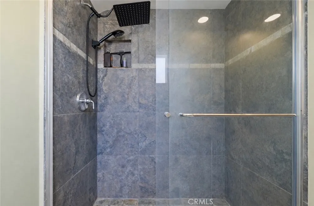 28975 Lotusgarden Dr Canyon Country, CA 91387