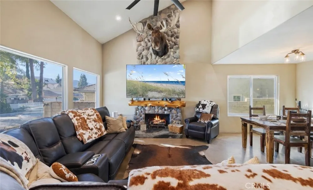 28975 Lotusgarden Dr Canyon Country, CA 91387