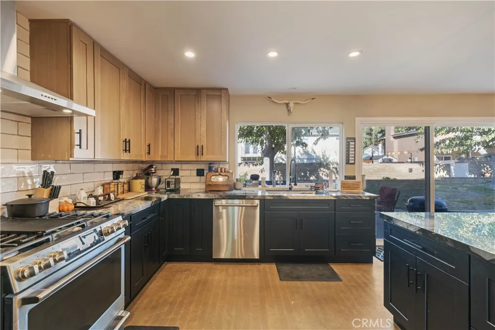 28975 Lotusgarden Dr Canyon Country, CA 91387