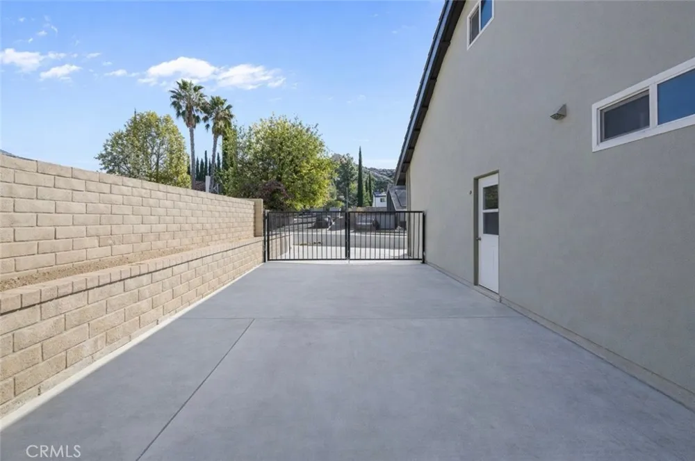 28975 Lotusgarden Dr Canyon Country, CA 91387
