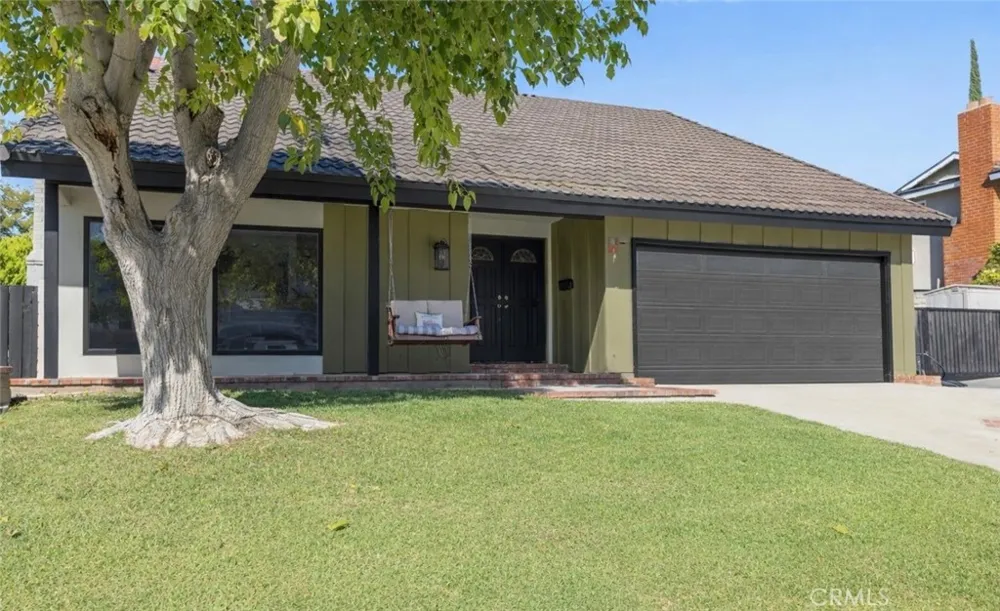 28975 Lotusgarden Dr Canyon Country, CA 91387