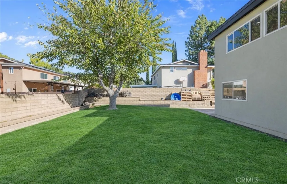 28975 Lotusgarden Dr Canyon Country, CA 91387